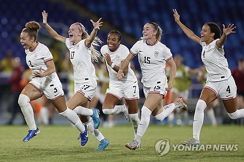 북한은 16일(한국시간) 콜롬비아 메데인 에스타디오 아타나시오 히라르도트에서 열린 브라질과의 2024 FIFA 콜롬비아 U-20 여자 월드컵 8강전에서 1-0 승리를 거뒀다. 4강 진출에 성공한 북한은 미국과 결승행 티켓을 두고 맞대결을 가진다. 일본과 네덜란드도 준결승에 올라가 결승 진출을 노린다. 연합뉴스