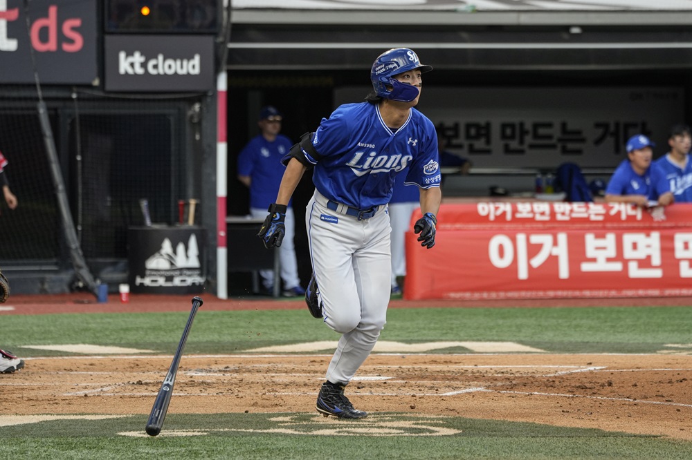 삼성 외야수 구자욱이 9월 18일 수원 KT전에서 3회 초 시즌 31호 홈런을 쏘아 올렸다. 삼성 라이온즈