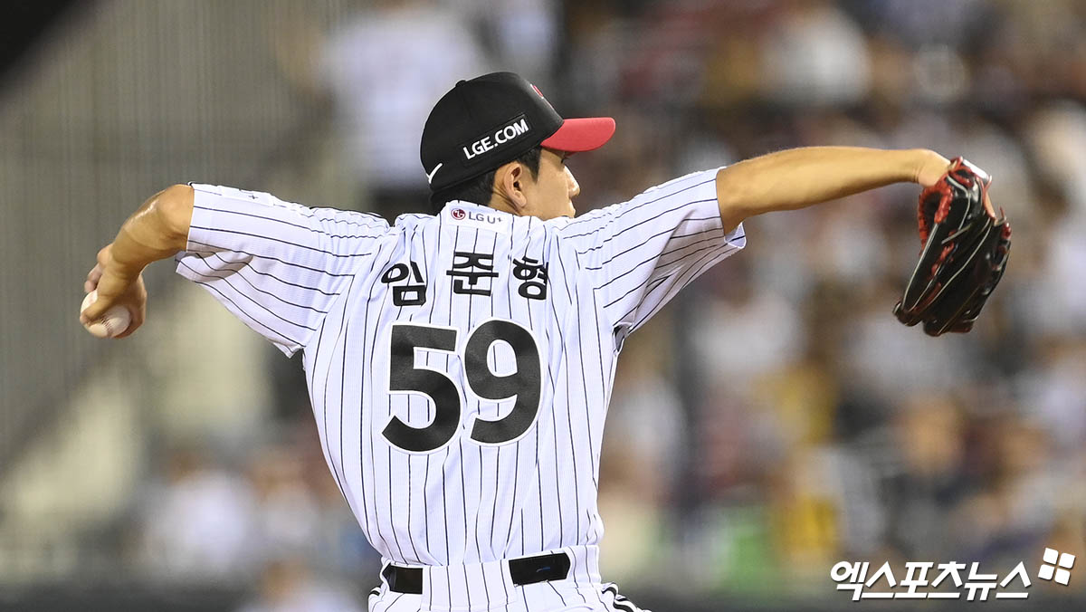 LG 투수 임준형(사진)은 19일 사직구장에서 열릴 '2024 신한 SOL Bank KBO 리그' 롯데와 팀 간 마지막 맞대결에서 선발 등판할 계획이다. 임준형은 에이스 최원태 공백을 메워야 한다. 엑스포츠뉴스 DB