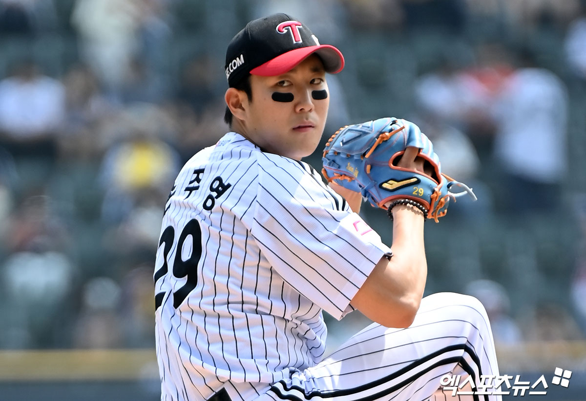 LG 투수 손주영은 21일 잠실구장에서 열린 '2024 신한 SOL Bank KBO 리그' 두산과 더블헤더 2경기에 선발 등판했다. 7이닝 무실점으로 활약하며 팀의 2-0 승리를 이끌었다. 시즌 9승(10패)은 덤이다. 엑스포츠뉴스 DB