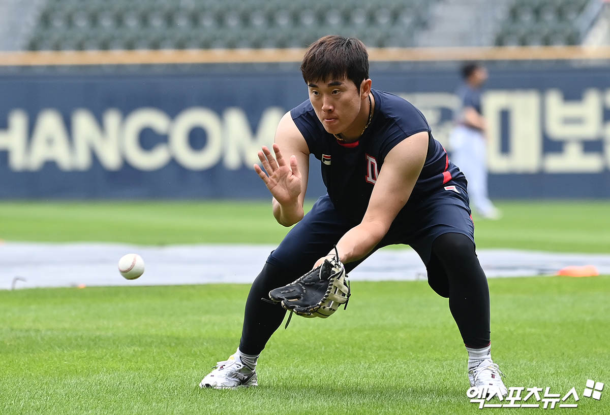 두산 내야수 허경민은 21일 잠실구장에서 열린 '2024 신한 SOL Bank KBO 리그' LG와 더블헤더 1경기에서 상대 선발 에르난데스에게 헤드샷을 맞는 아찔한 부상을 당했다. 엑스포츠뉴스 DB