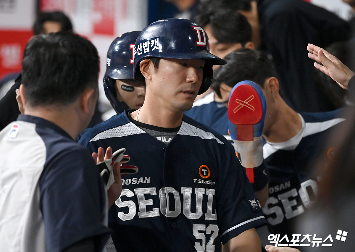 두산 내야수 김재호는 21일 잠실구장에서 열린 '2024 신한 SOL Bank KBO 리그' LG와 더블헤더 1~2경기 모두 뛰어 체력 안배가 필요하다. 엑스포츠뉴스 DB