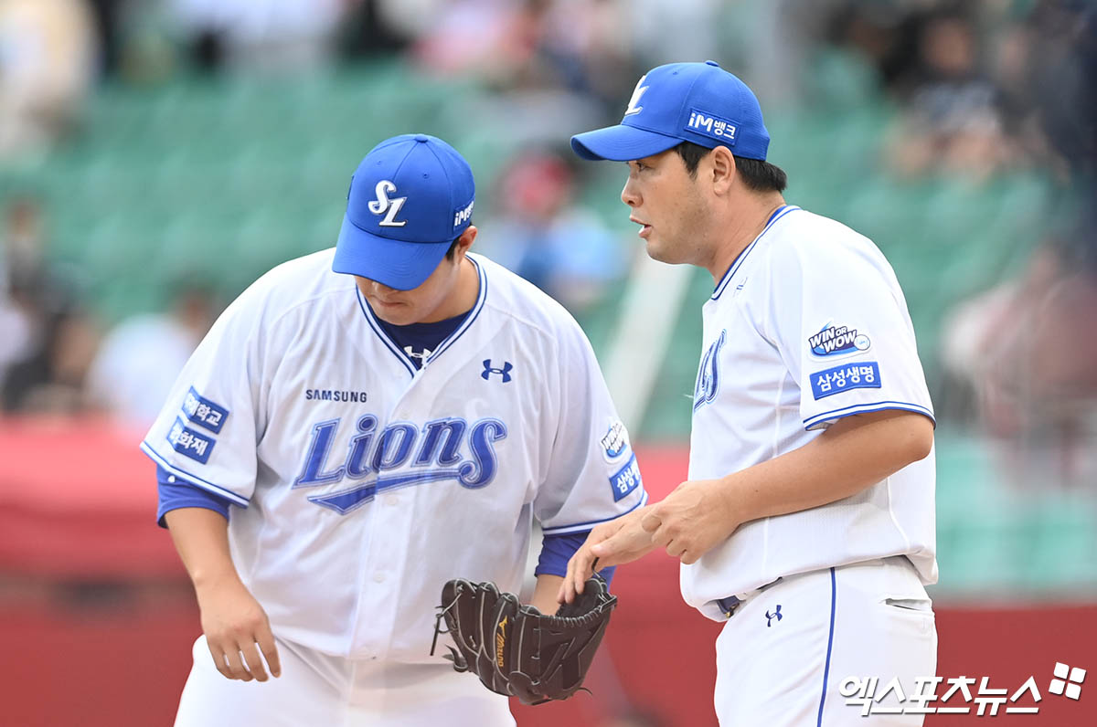 5일 오후 인천 SSG랜더스필드에서 열린 '2024 신한 SOL Bank KBO 올스타 프라이데이' 퓨처스 올스타전 남부와 북부의 경기, 남부 올스타 삼성 정대현 2군 감독이 투수 교체를 진행하고 있다. 엑스포츠뉴스 DB