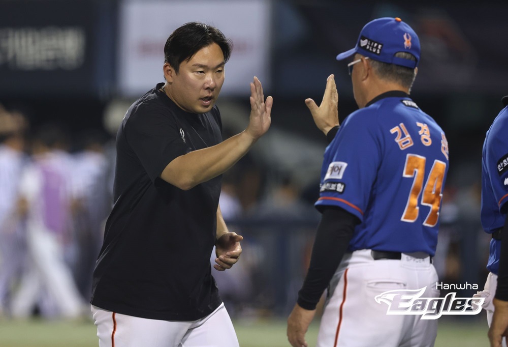 한화 내야수 안치홍이 9월 25일 잠실 LG전에서 2안타 2타점으로 팀 4-2 승리에 이바지했다. 한화 이글스