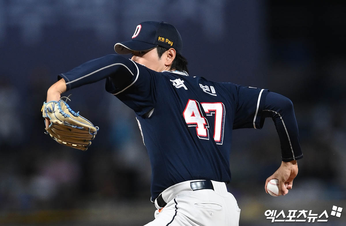 두산 베어스 에이스 곽빈이 26일 부산 사직야구장에서 열린 2024 신한 SOL Bank KBO리그 롯데 자이언츠와의 팀 간 16차전에 선발등판, 6이닝 무실점 완벽투로 시즌 15승을 수확했다. 사진 엑스포츠뉴스 DB