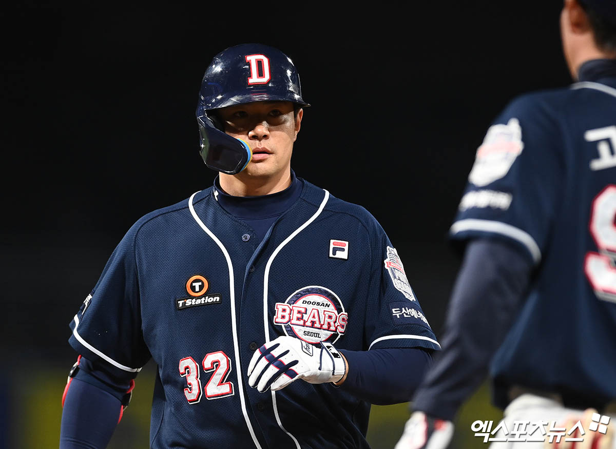 두산 외야수 김재환은 28일 창원 NC파크에서 열린 '2024 신한 SOL Bank KBO 리그' NC와 팀 간 마지막 맞대결에서 4번 지명타자로 선발 출전했다. 3회초 2점 홈런을 쳐 공격에 활력을 불어넣었다. 엑스포츠뉴스 DB