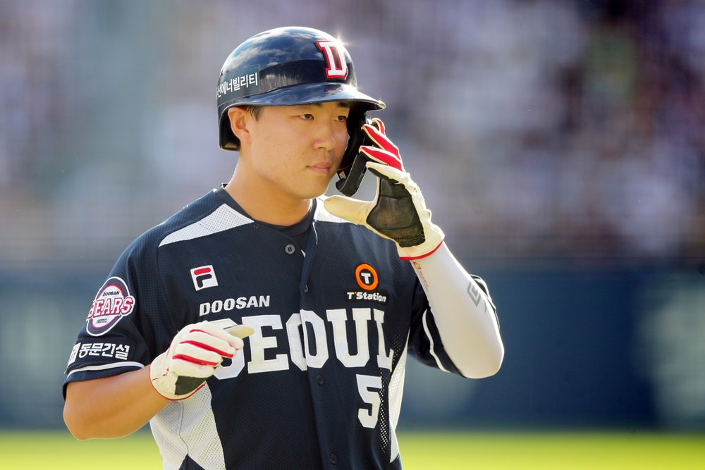 두산 내야수 여동건은 28일 창원 NC파크에서 열린 '2024 신한 SOL Bank KBO 리그' NC와 팀 간 마지막 맞대결에서 1번타자 2루수로 선발 출전했다. 멀티히트를 쳐 공격에 활력을 불어넣었다. 두산 베어스