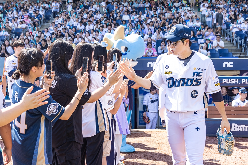 NC 내야수 박민우는 1일 창원 NC파크에서 열릴 '2024 신한 SOL Bank KBO 리그' 롯데와 팀 간 마지막 맞대결에서 3번타자 2루수로 선발 출전할 계획이다. NC 다이노스