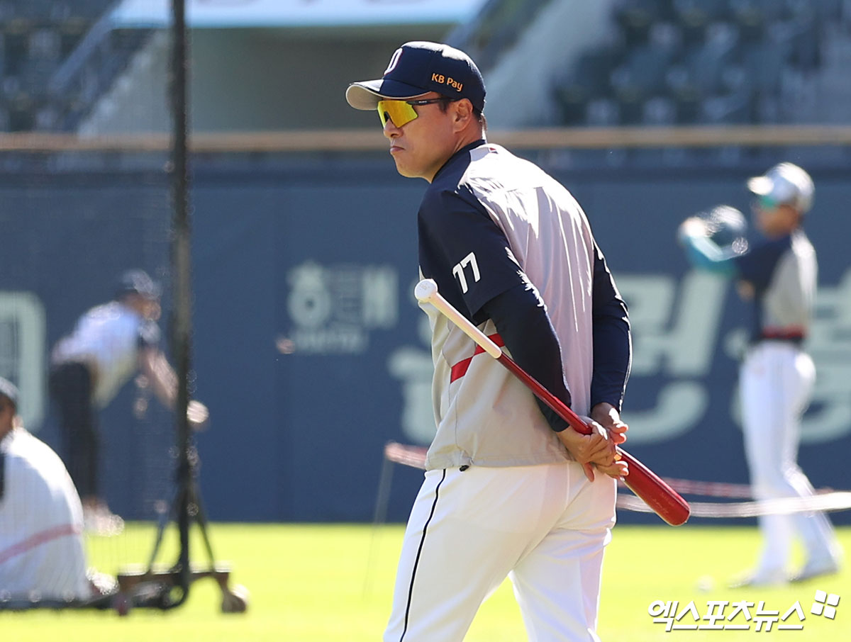 이승엽 감독이 이끄는 두산 베어스가 2일 서울 잠실야구장에서 열린 2024 신한 SOL Bank KBO 포스트시즌 와일드카드 결정전 1차전에서 KT 위즈에게 0-4로 졌다. 사진 김한준 기자