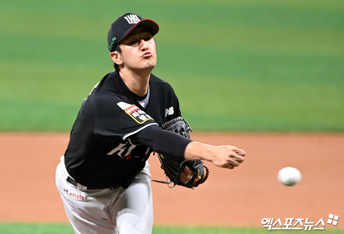 KT 투수 고영표는 4일 잠실구장에서 열릴 '2024 신한 SOL Bank KBO 포스트시즌' LG 트윈스와 준플레이오프 1차전에서 선발 등판할 예정이다. 올해 LG 상대 1경기 4⅔이닝 5실점을 기록했다. 엑스포츠뉴스 DB