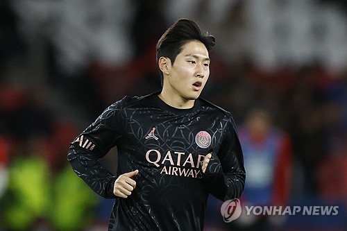 영국 매체 더선은 3일(한국시간) 파리 생제르맹(PSG)이 세계적인 축구스타 모하메드 살라(리버풀)를 노릴 계획이라고 보도했다. 사우디아라비아로부터 큰 관심을 받고 있는 프리미어리그 축구스타 살라는 리버풀과의 계약이 2025년 6월에 끝나 2024-25시즌 종료 후 계약이 만료된다. 연합뉴스