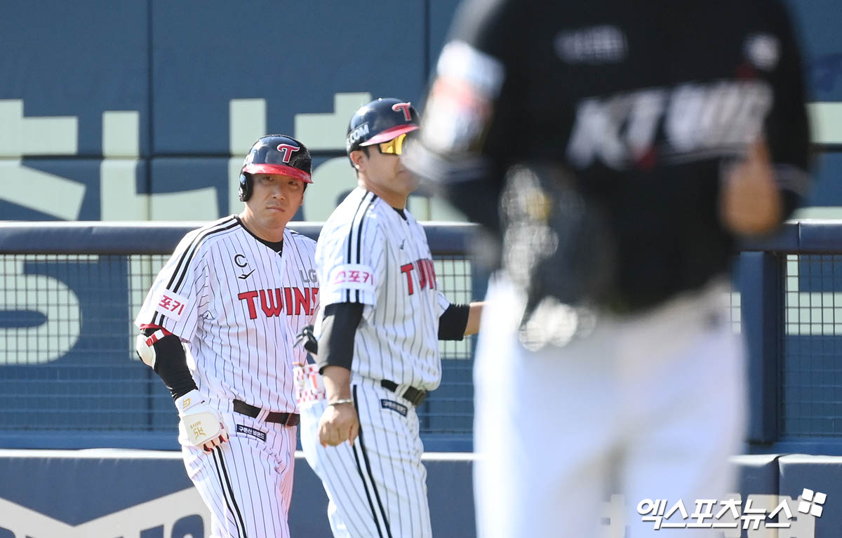 LG 외야수 김현수는 6일 잠실구장에서 열린 '2024 신한 SOL Bank KBO 포스트시즌' KT와 준플레이오프(5전 3승제) 2차전에서 6번 지명타자로 선발 출전했다. 이날 4타수 무안타로 침체. 준플레이오프 1~2차전에서 단 하나의 안타도 기록하지 못했다. 엑스포츠뉴스 DB