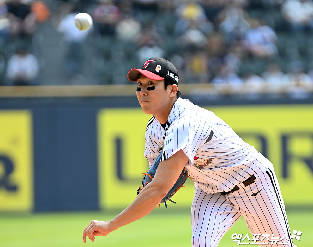 LG 투수 손주영은 8일 수원 KT위즈파크에서 열릴 '2024 신한 SOL Bank KBO 포스트시즌' KT와 준플레이오프에서 구원 등판을 준비한다. 그는 불안한 LG 불펜진에 활력을 불어넣을 수 있을까. 엑스포츠뉴스 DB