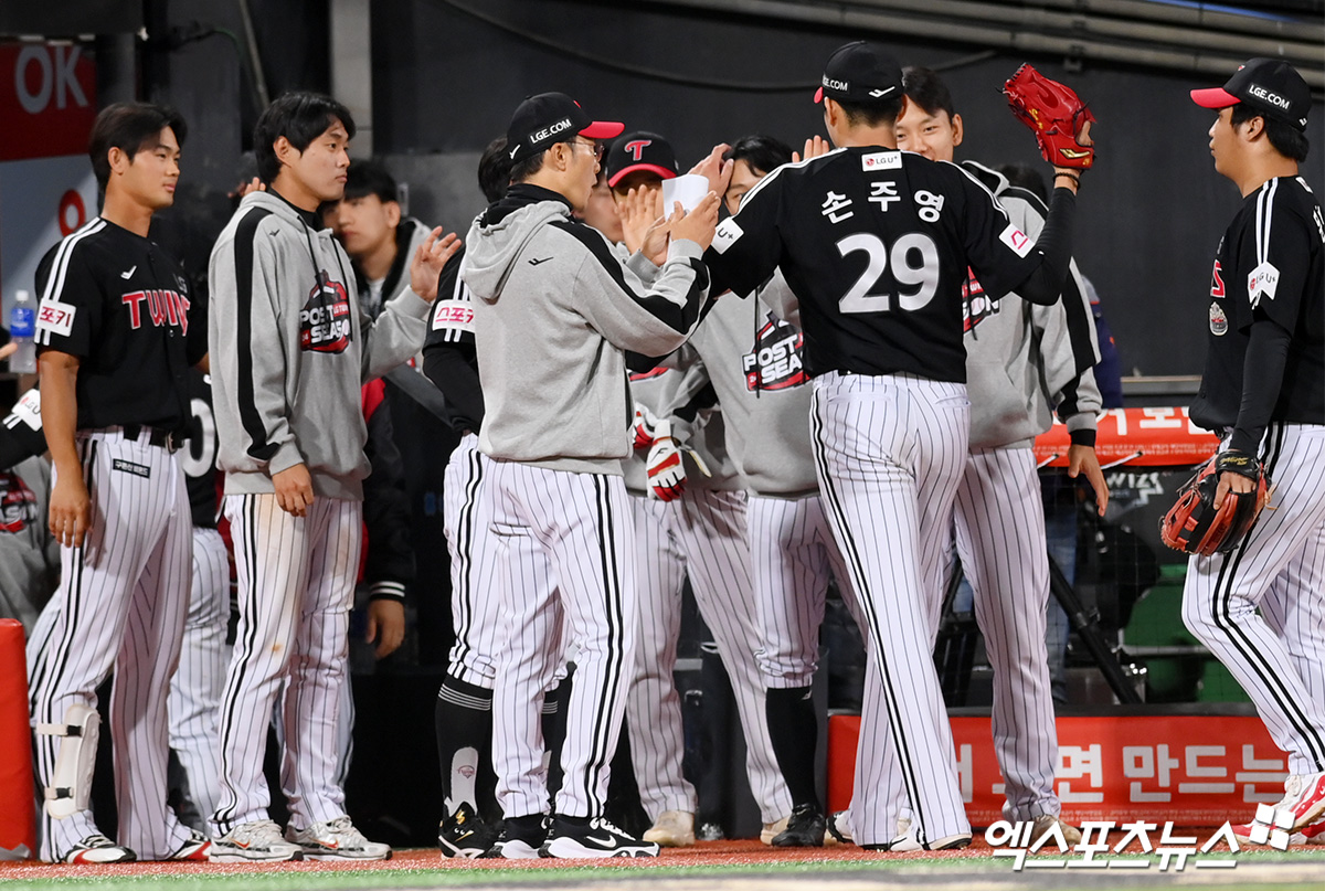 LG 투수 손주영은 8일 수원 KT위즈파크에서 열린 '2024 신한 SOL Bank KBO 포스트시즌' KT와 준플레이오프(5전 3승제) 3차전에서 구원 등판했다. 이날 5⅓이닝 무실점으로 활약. 구원승을 챙기며 팀 승리에 혁혁한 공을 세웠다. 수원, 고아라 기자