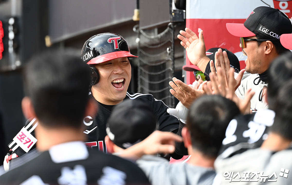 LG 외야수 김현수는 9일 수원 KT위즈파크에서 열린 '2024 신한 SOL Bank KBO 포스트시즌' KT와 준플레이오프(5전 3승제) 4차전에서 7번 지명타자로 선발 출전. 2회초 선취점을 뽑는 솔로 홈런을 터트렸다. 수원, 박지영 기자