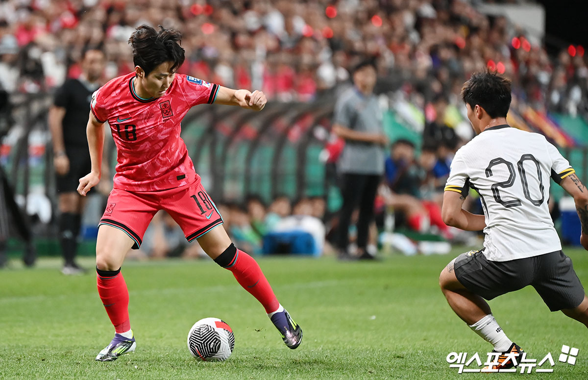 이강인이 요르단에 당한 수모를 갚기 위해 나선다. 한국 축구대표팀은 10일 오후 11시 요르단 암만 국제경기장에서 요르단과 2026 월드컵 아시아 3차예선 B조 3차전 원정 경기를 치른다. 지난 2월 카타르 아시안컵 4강에서 한국을 2-0으로 이겼고, 이후 탁구장 게이트 사건까지 드러나면서 힘든 시기를 보냈던 이강인의 최근 물오른 골 감각에 기대가 쏠린다. 엑스포츠뉴스DB