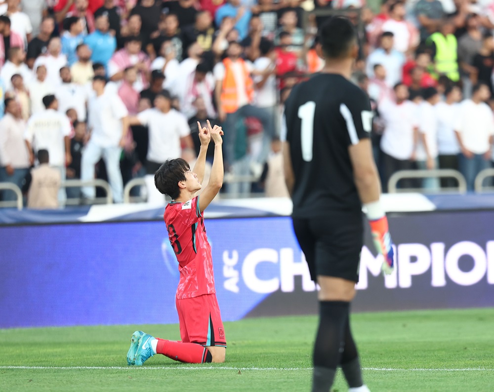 이재성이 10일(한국시간) 오후 11시 요르단 암만의 암만국제경기장에서 요르단과 2026 국제축구연맹(FIFA) 북중미(캐나다·미국·멕시코 공동개최) 월드컵 아시아 3차 예선 B조 3차전 원정 경기에서 전반 38분 선제골을 기록했다. 사진 연합뉴스