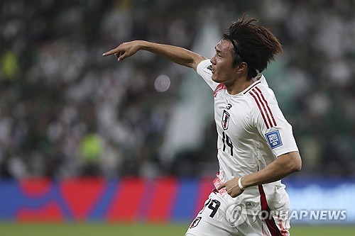 일본 축구대표팀은 11일(한국시간) 사우디아라비아 제다에 위치한 킹 압둘라 스포츠 시티에서 열린 사우디아라비아와의 2026 국제축구연맹(FIFA) 북중미 월드컵 아시아 지역 3차예선 C조 3라운드에서 전반 14분 가마다 다이치의 선제골과 후반 46분 오가와 고키의 추가골에 힘입어 2-0 승리를 거뒀다. 사우디 원정 승리로 일본은 3전 전승을 달리며 C조 선두 자리를 유지했을 뿐만 아니라 A매치 7경기에서 28골 0실점을 기록하며 7연승을 질주했다. 연합뉴스