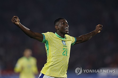 스페인 매체 코페가 12일(한국시간) 룰라 브라질 대통령이 브라질축구연맹 회장을 만나 자국 리그에서 뛰는 선수들만 뽑아야 한다고 주장했다고 전했다. 연합뉴스