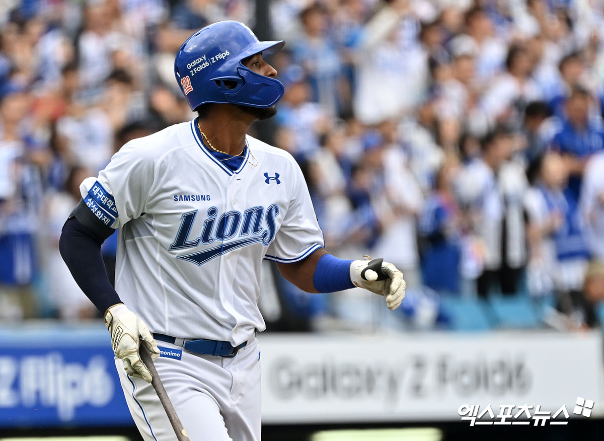 삼성 내야수 디아즈는 13일 대구 삼성라이온즈파크에서 열린 '2024 신한 SOL Bank KBO 포스트시즌' LG와 플레이오프 1차전(5전 3승제)에서 4번타자 1루수로 선발 출전했다. 5회말 2점 홈런을 쏘아 올려 눈길을 끌었다. 대구, 김한준 기자