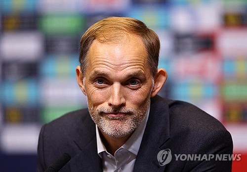 토마스 투헬 감독 선임 논란에 축구협회장이 직접 나섰다. 잉글랜드축구협회의 마크 벌링엄 회장은 이번 대표팀 감독을 선임하는 과정에서 추렸던 10명의 후보군 중 투헬 감독이 가장 뛰어났다며 철저하게 능력을 검증한 끝에 감독을 선발한 것이라고 주장했다. 사진 연합뉴스