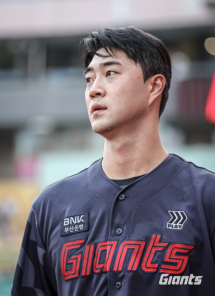 롯데 자이언츠 우완 파이어볼러 유망주 윤성빈이 지난 16일 기장-KBO 야구센터에서 열린 고양 히어로즈(키움 퓨처스팀)와의 2024 KBO Fall League 경기에서 1이닝 무실점을 기록했다. 사진 롯데 자이언츠