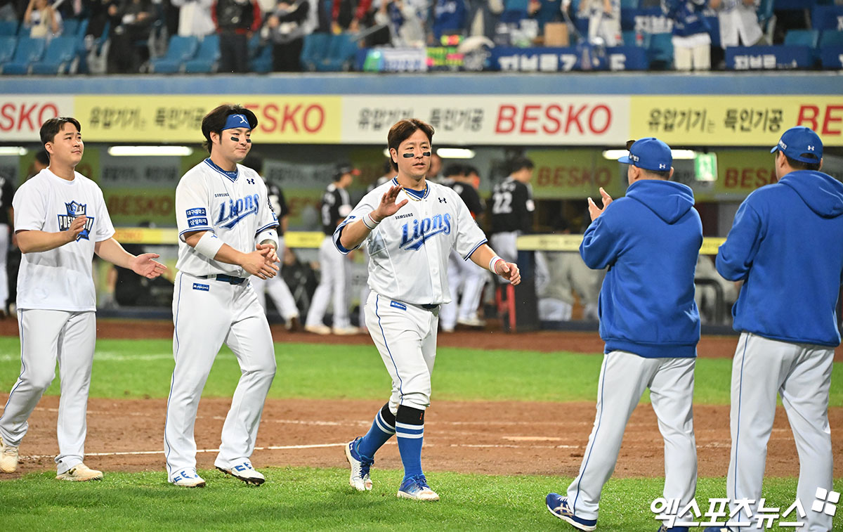 박진만 감독이 이끄는 삼성 라이온즈가 18일 서울 잠실야구장에서 열릴 예정이었던 2024 신한 SOL Bank KBO 포스트시즌 LG 트윈스와의 플레이오프(5전 3승제·삼성 2승 1패) 4차전 우천취소로 하루 휴식을 취한다. 사진 엑스포츠뉴스 DB