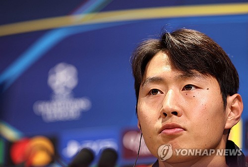 이강인이 21일(한국시간) 프랑스 파리에 있는 PSG 캠퍼스에서 진행된 PSV 에인트호번(네덜란드)과의 2024-2025시즌 유럽축구연맹(UEFA) 챔피언스리그 리그 페이즈 3차전 경기 전 기자회견에 참석했다. 그는 PSG 이적 이후 처음으로 챔피언스리그 경기 전 기자회견에 등장했다. 연합뉴스