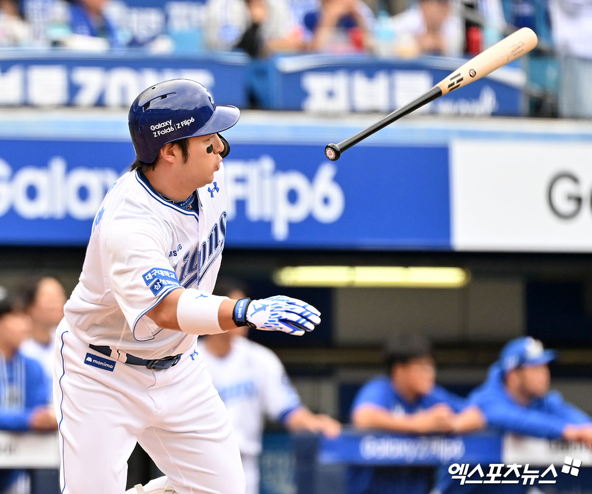 13일 오후 대구삼성라이온즈파크에서 열린 '2024 신한 SOL Bank KBO 포스트시즌' LG 트윈스와 삼성 라이온즈의 플레이오프 1차전 경기, 7회말 무사 1루 삼성 박병호가 좌전안타를 날리고 있다. 엑스포츠뉴스DB