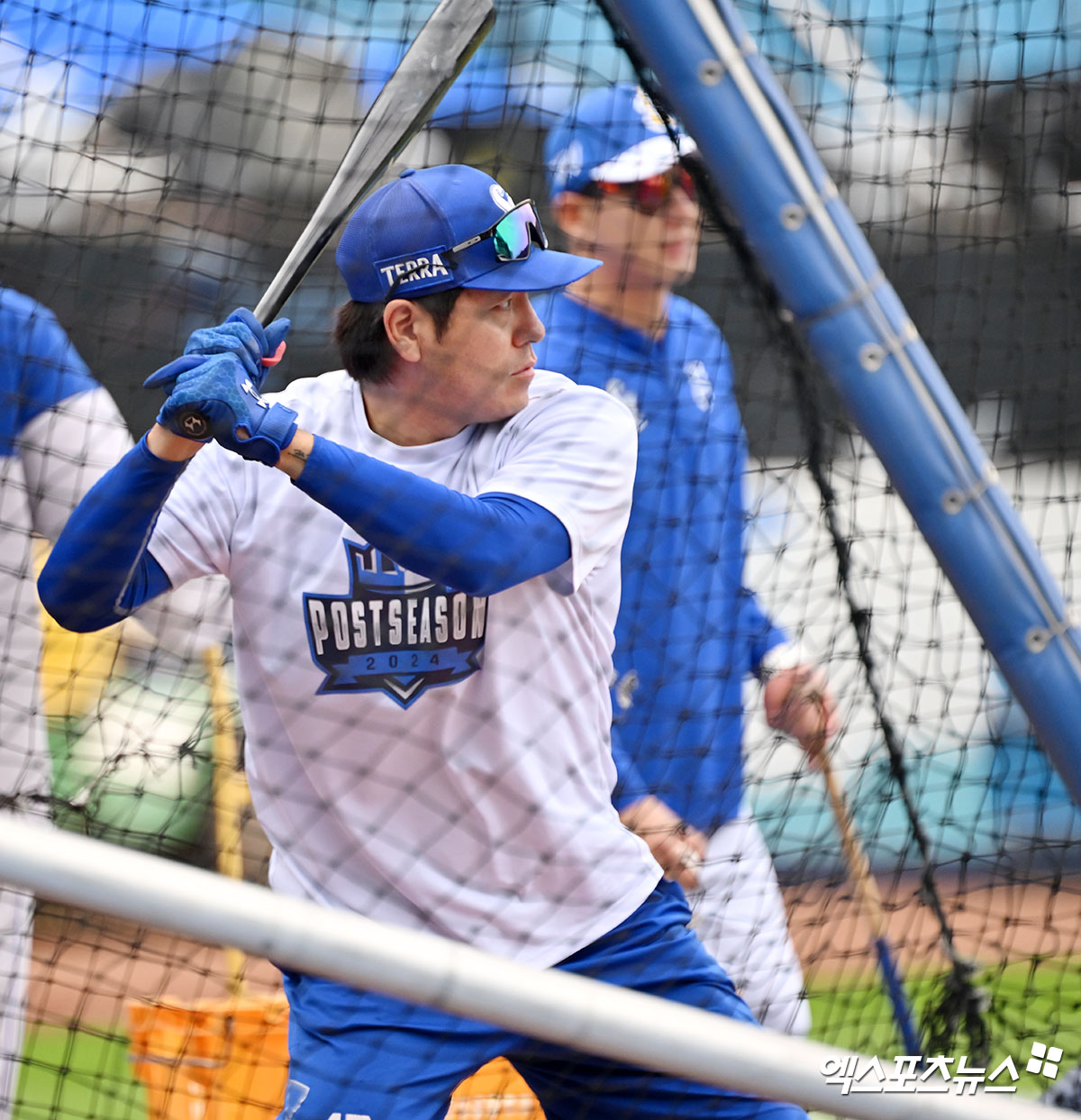 삼성 포수 강민호는 25일 삼성라이온즈파크에서 열릴 '2024 신한 SOL Bank KBO 포스트시즌' KIA와 한국시리즈(7전 4승제) 3차전에서 3번타자 포수로 선발 출전할 계획이다. 중심 타선의 첫 번째 주자로 공격에 활력을 불어넣어야 한다. 대구, 김한준 기자