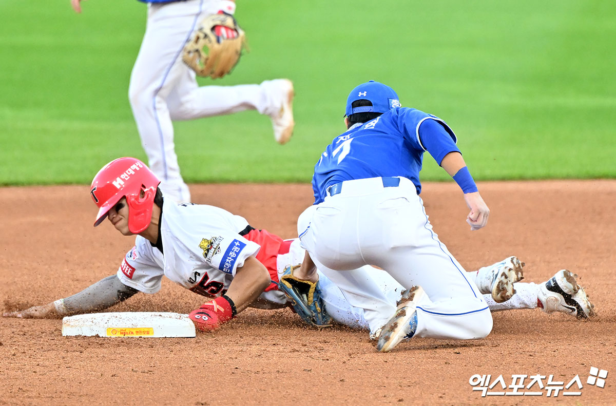 KIA는 25일 삼성라이온즈파크에서 열릴 '2024 신한 SOL Bank KBO 포스트시즌' 삼성과 한국시리즈(7전 4승제) 3차전을 앞두고 뛰는 야구를 앞세워 상대 에이스 레예스를 흔들어보려고 한다. 엑스포츠뉴스 DB