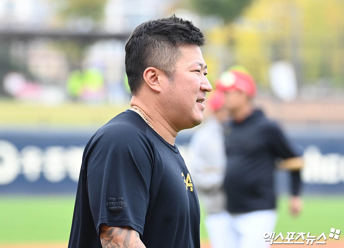 KIA 외야수 최형우는 28일 광주 기아챔피언스필드에서 열릴 '2024 신한 SOL Bank KBO 포스트시즌' 삼성과 한국시리즈(7전 4승제) 5차전에서 6번 지명타자로 선발 출전한다. 그는 허리 통증을 이겨내고 선발 명단에 정상적으로 합류했다. 광주, 박지영 기자