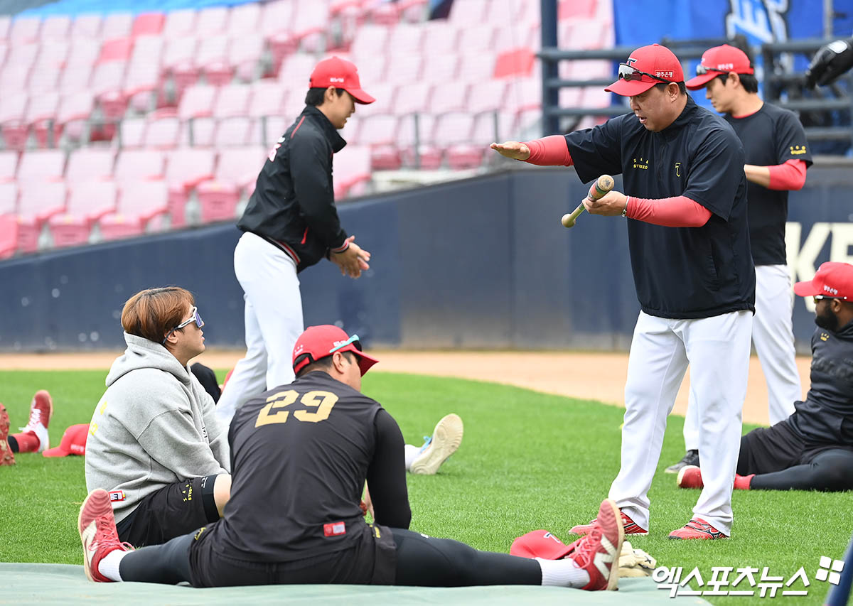 KIA는 28일 광주 기아챔피언스필드에서 열릴 '2024 신한 SOL Bank KBO 포스트시즌' 삼성과 한국시리즈(7전 4승제) 5차전에서 우승 트로피를 들어올릴 수 있을까. 현재 시리즈 전적 3-1로 KIA가 삼성 상대로 앞서 가고 있다. 광주, 박지영 기자