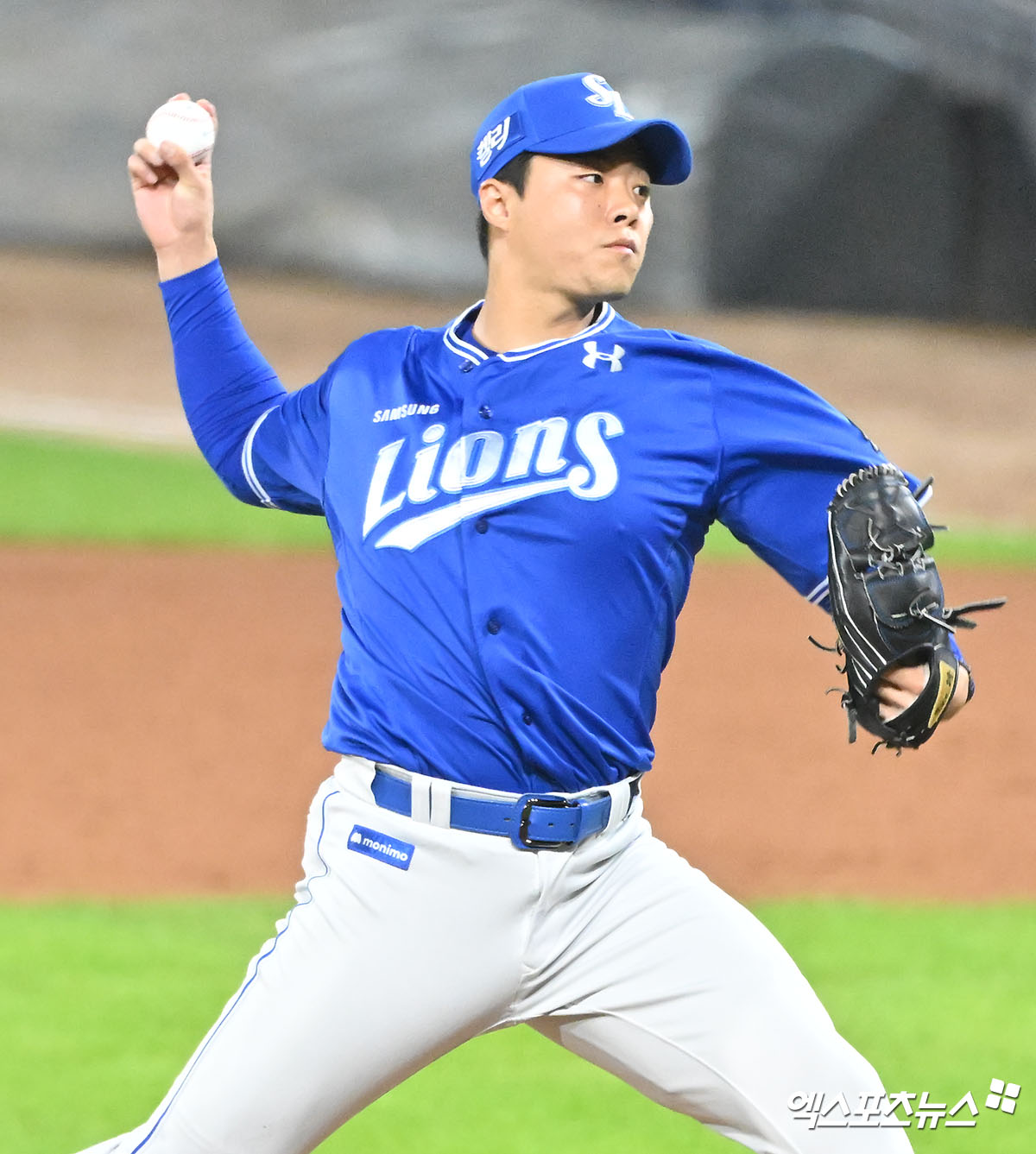 삼성 투수 김윤수는 28일 광주 기아챔피언스필드에서 열릴 '2024 신한 SOL Bank KBO 포스트시즌' KIA와 한국시리즈(7전 4승제) 5차전을 앞두고 취재진을 만나 친구 이병헌을 향한 응원의 메시지를 전했다. 엑스포츠뉴스 DB