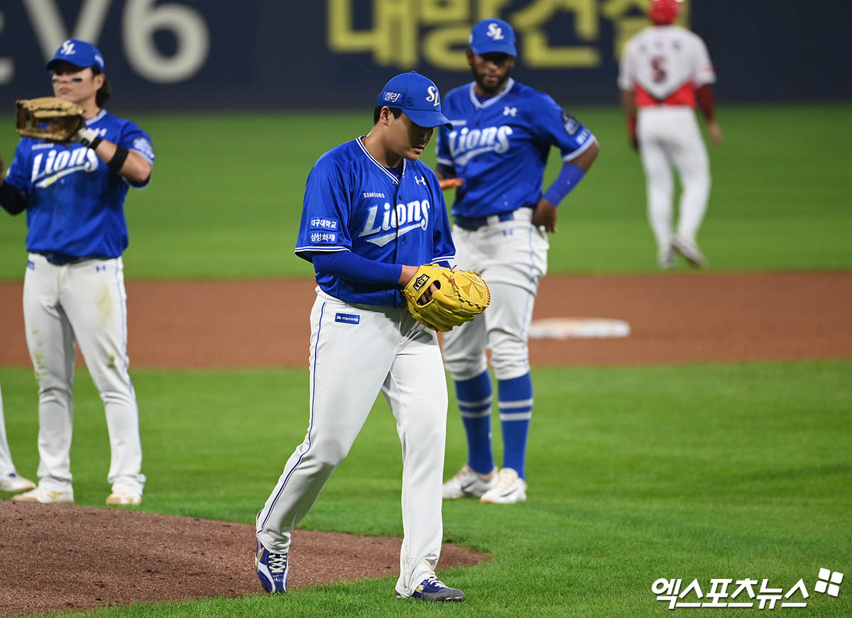 삼성 투수 이승현(57번/가운데)은 28일 광주 기아챔피언스필드에서 열린 '2024 신한 SOL Bank KBO 포스트시즌' KIA와 한국시리즈(7전4승제) 5차전에서 선발 등판했다. 이날 최종 성적 3⅔이닝 2실점으로 최소한의 몫을 해냈다. 광주, 김한준 박지영 기자