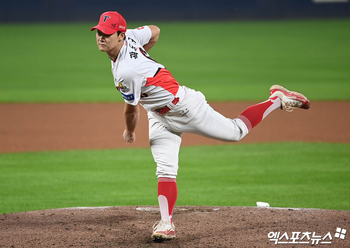 28일 오후 광주기아챔피언스필드에서 열린 '2024 신한 SOL Bank KBO 한국시리즈' 삼성 라이온즈와 KIA 타이거즈의 5차전 경기, 6회초 KIA 곽도규가 역투하고 있다. 광주, 김한준 박지영 기자