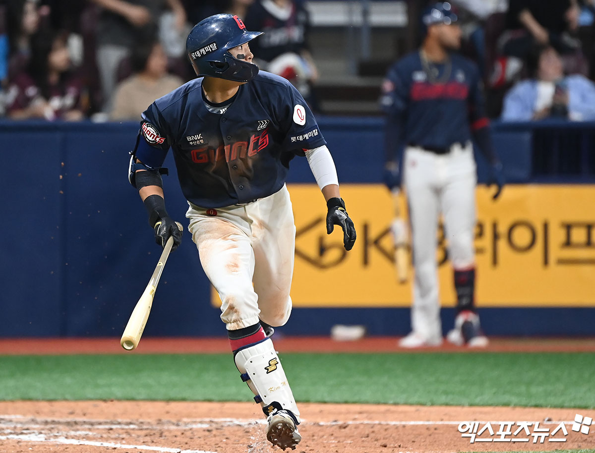 롯데 외야수 김민석이 29일 울산 문수야구장에서 열린 2024 울산-KBO Fall League 결승전에 출전해 4안타 3타점 맹타를 휘둘렀다. 엑스포츠뉴스 DB