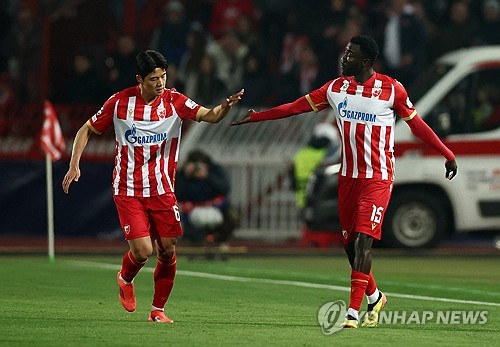 즈베즈다가 7일(한국시간) 세르비아 베오그라드에 있는 스타디온 라이코 미티치에서 열린 FC바르셀로나(스페인)와의 2024-2025시즌 유럽축구연맹(UEFA) 챔피언스리그 리그 페이즈 4차전에서 2-5 완패를 당했다. 유럽 무대 진출 첫 시즌을 맞는 설영우(츠르베나 즈베즈다)가 유럽대항전에서 첫 공격 포인트를 기록했다. 연합뉴스