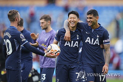 영국 매체 풋볼 인사이더가 12일(한국시간) 토트넘이 레알 마드리드의 로메로에 대한 관심에 대해 흥미를 느끼지 않고 있다고 보도했다. 연합뉴스