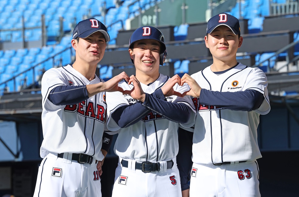 두산 내야수 여동건이 2025시즌 주전 내야수를 차지하기 위한 도전에 나설 전망이다. 두산 베어스