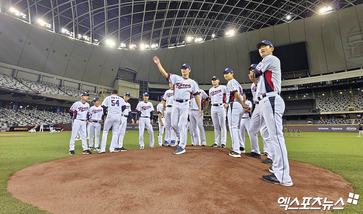 13일 대만 타이베이돔에서 열리는 2024 세계야구소프트볼연맹(WBSC) 프리미어12 한국과 대만의 B조 조별리그 1차전이 매진됐다. 최대 4만명을 수용할 수 있지만 일부 구역 지붕 누수 관계로 3만 3000명이 입장하는 것으로 알려졌다. 사진 박지영 기자