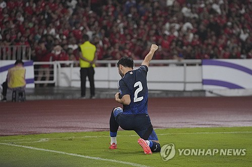 신태용 감독이 이끄는 인도네시아 축구 대표팀이 15일(한국시간) 인도네시아 자카르타에 있는 겔로라 붕 카르노 경기장에서 열린 일본과의 2026 국제축구연맹(FIFA) 북중미 월드컵(캐나다-미국-멕시코 공동 개최) 아시아 지역 3차 예선 C조 5차전에서 0-4 완패를 당했다.  지난 1989년 6월 맞대결 이후 35년 만에 일본을 홈으로 불러들인 인도네시아는 깊이 내려선 수비진이 실수로 무너지면서 완패를 당했다. 연합뉴스