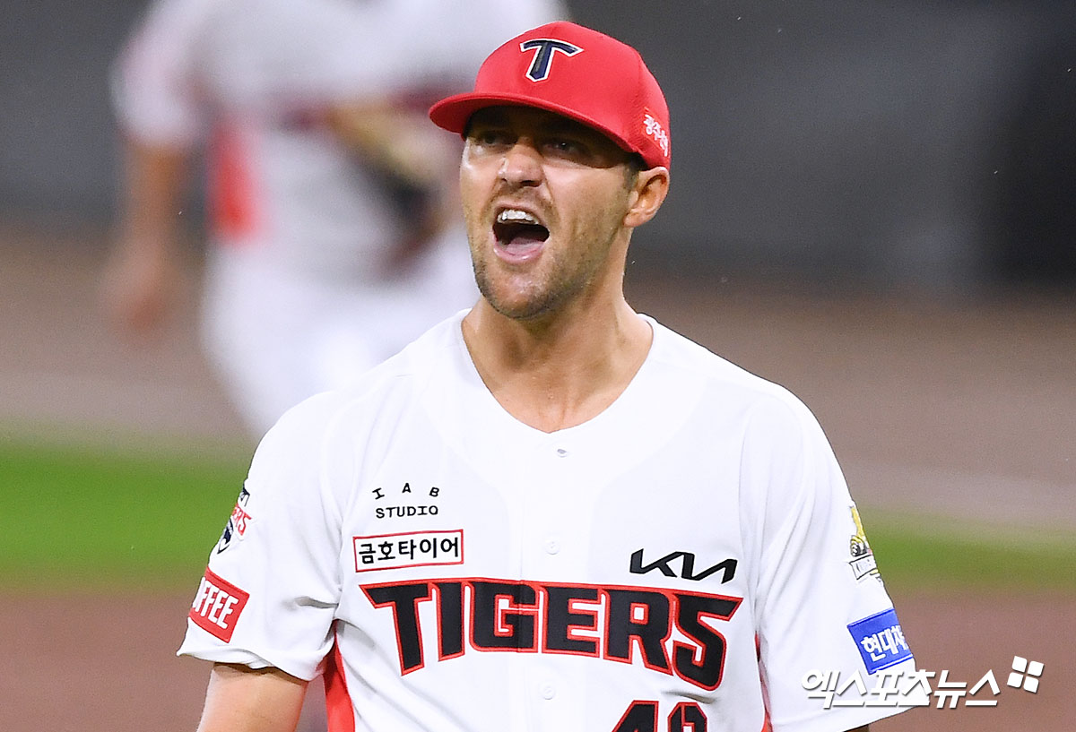 21일 오후 광주기아챔피언스필드에서 열린 '2024 신한 SOL Bank KBO 한국시리즈' 삼성 라이온즈와 KIA 타이거즈의 1차전 경기, 4회초 수비를 마친 KIA 선발투수 네일이 포효하고 있다. 엑스포츠뉴스 DB