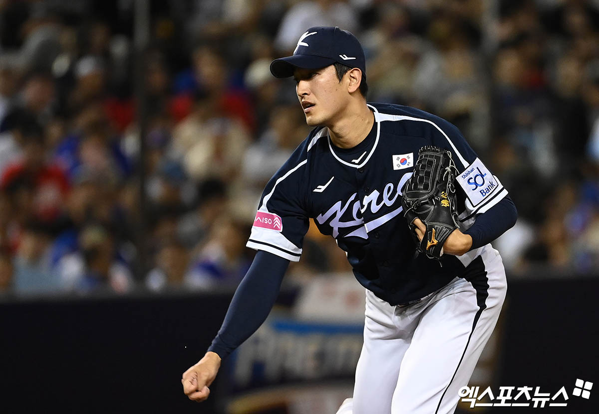 13일 오후 대만 타이베이돔에서 열린 '2024 WBSC(세계야구소프트볼연맹) 프리미어12' B조 조별리그 대한민국과 대만의 경기, 1회말 한국 선발투수 고영표가 역투하고 있다. 엑스포츠뉴스DB