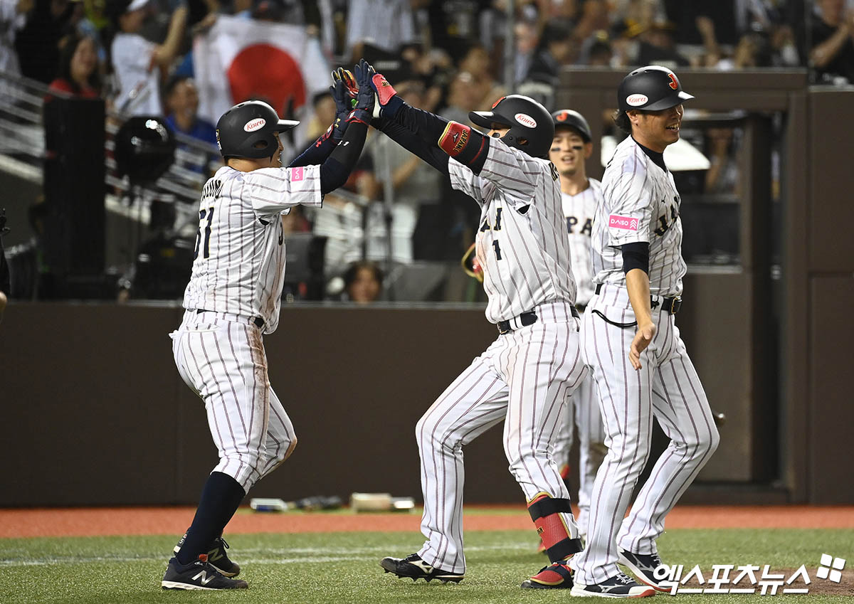 일본 야구 국가대표팀이 2024 세계야구소프트볼연맹(WBSC) 프리미어12 조별리그 B조를 5전 전승으로 통과, 슈퍼 라운드에 진출했다. 지난 2019년 제2회 대회에 이어 2연패에 도전하게 됐다. 사진 엑스포츠뉴스 DB