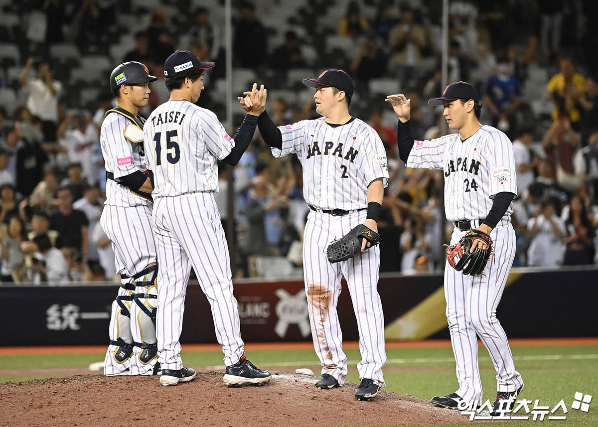 일본 야구 국가대표팀이 21일(한국시간) 일본 도쿄돔에서 열린 2024 WBSC 프리미어12 슈퍼 라운드 1차전에서 미국을 9-1로 이겼다. 코조노 카이토가 2홈런 7타점의 맹타를 휘두르면서 승리의 일등공신이 됐다. 사진 엑스포츠뉴스 DB