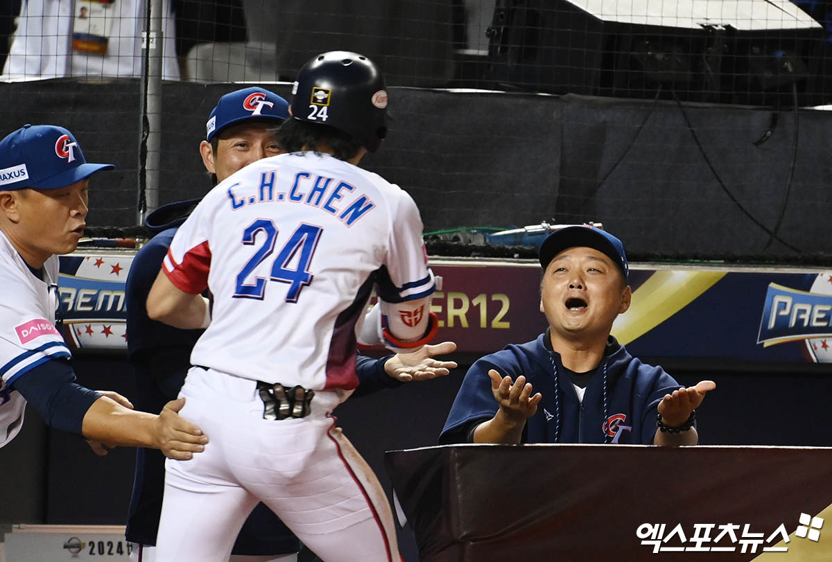 대만 야구 국가대표팀이 22일 일본 도쿄돔에서 열린 2024 WBSC 프리미어12 슈퍼 라운드 2차전에서 미국을 8-2로 꺾고 결승 진출의 희망을 살려냈다. 사진 엑스포츠뉴스 DB