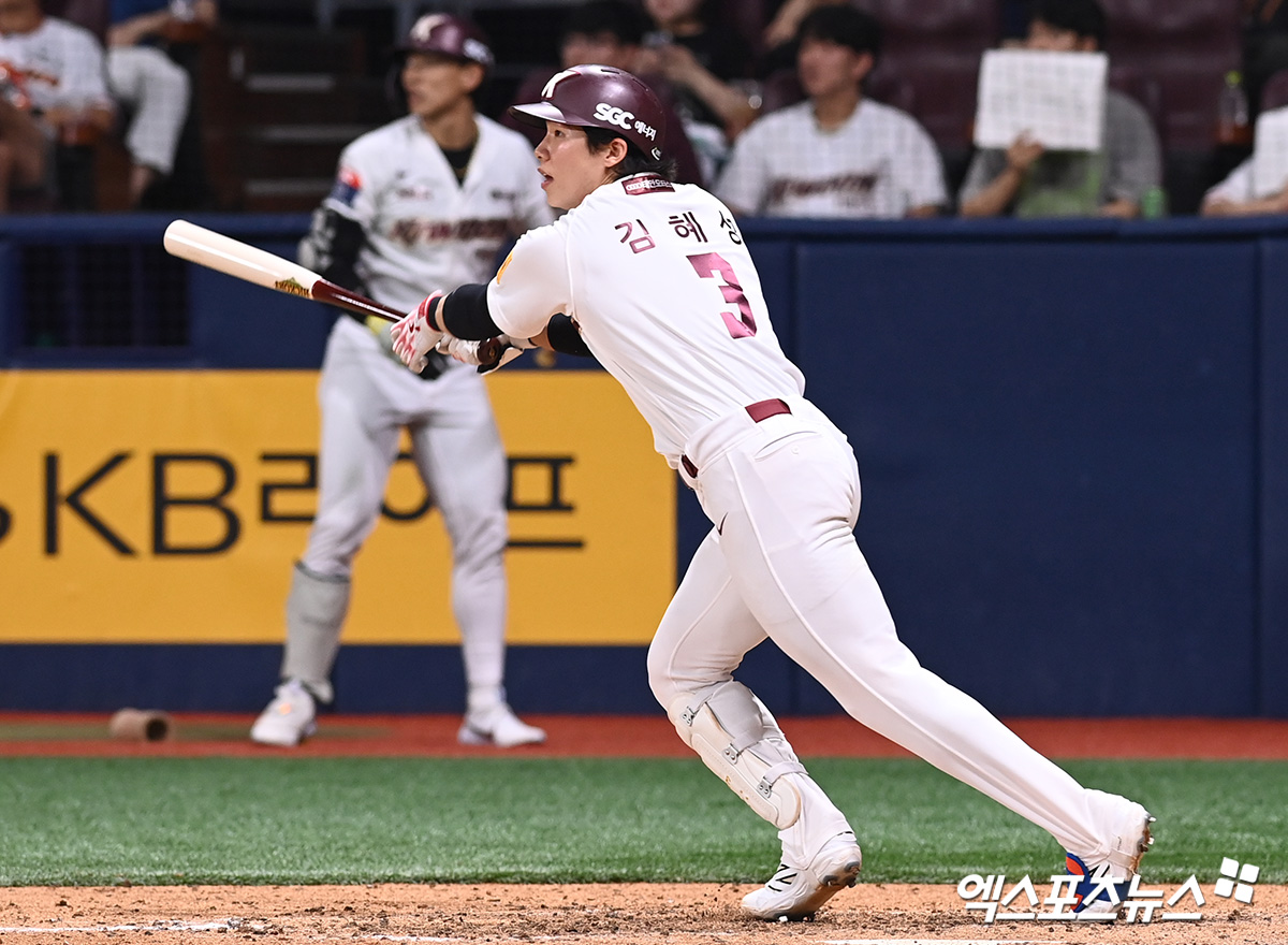 미국 메이저리그 공식 홈페이지 MLB닷컴이 27일(한국시간) KBO리그에서 뛰고 있는 키움 히어로즈 소속 내야수 김혜성의 포스팅 시스템 시점에 주목했다. 사진 엑스포츠뉴스 DB 