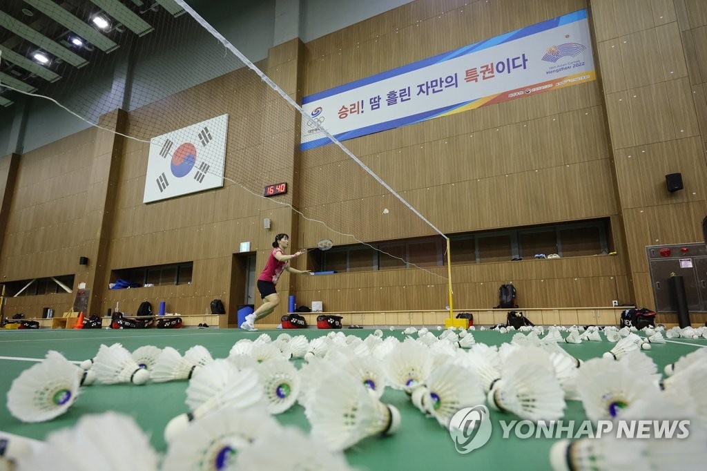 검찰이 28일 오전 충북 진천선수촌에 검사와 수사관들을 보내 관련 자료를 압수수색 중이다. 사진 연합뉴스