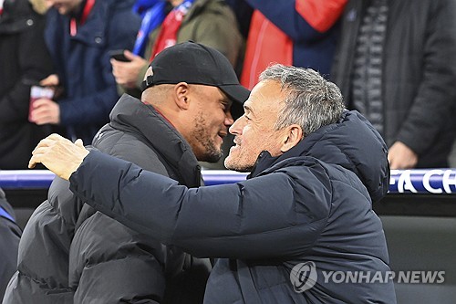 엔리케 감독이 지난 29일(한국시간) 프랑스 파리 근교의 PSG 캠퍼스에서 진행된 낭트와의 2024-2025시즌 리그1 13라운드 홈 경기를 앞두고 열린 기자회견에서 최근 유럽 대항전에서 부진한 팀 상황에 대해 입을 열었다. 연합뉴스